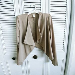 NWOT Lightweight assymetrical blazer
